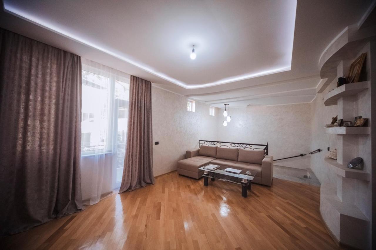 קוטאיסי Makos Guest House מראה חיצוני תמונה