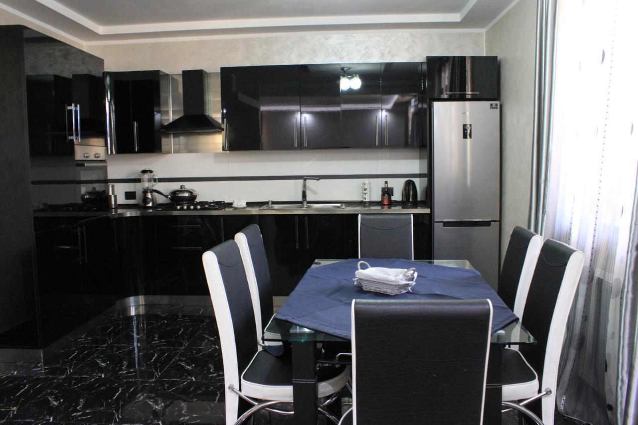 קוטאיסי Makos Guest House מראה חיצוני תמונה