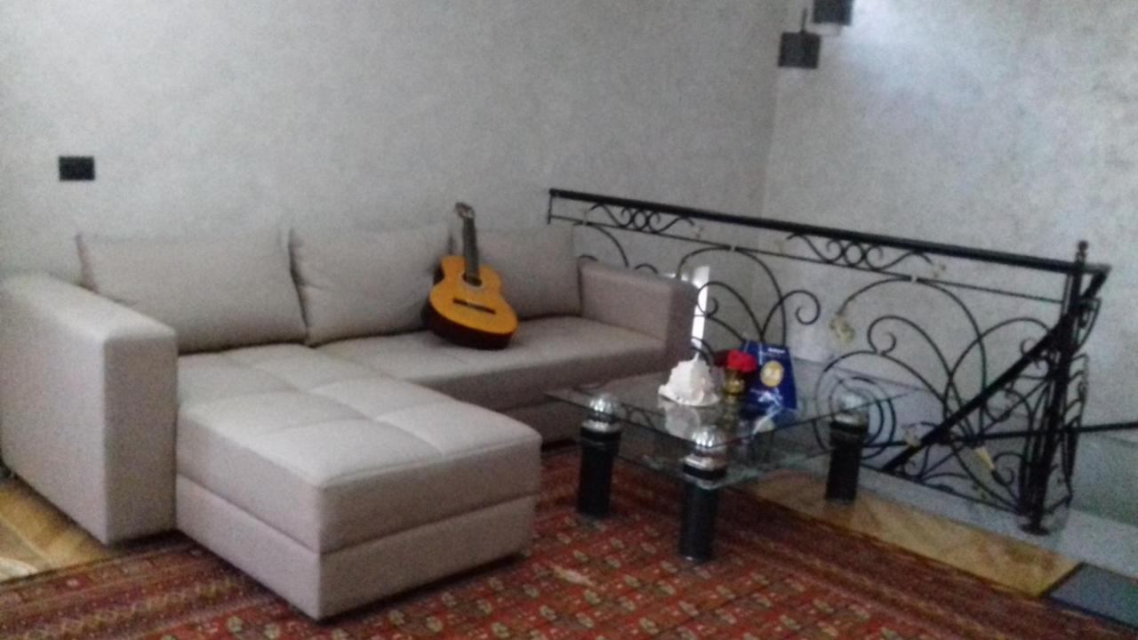 קוטאיסי Makos Guest House מראה חיצוני תמונה